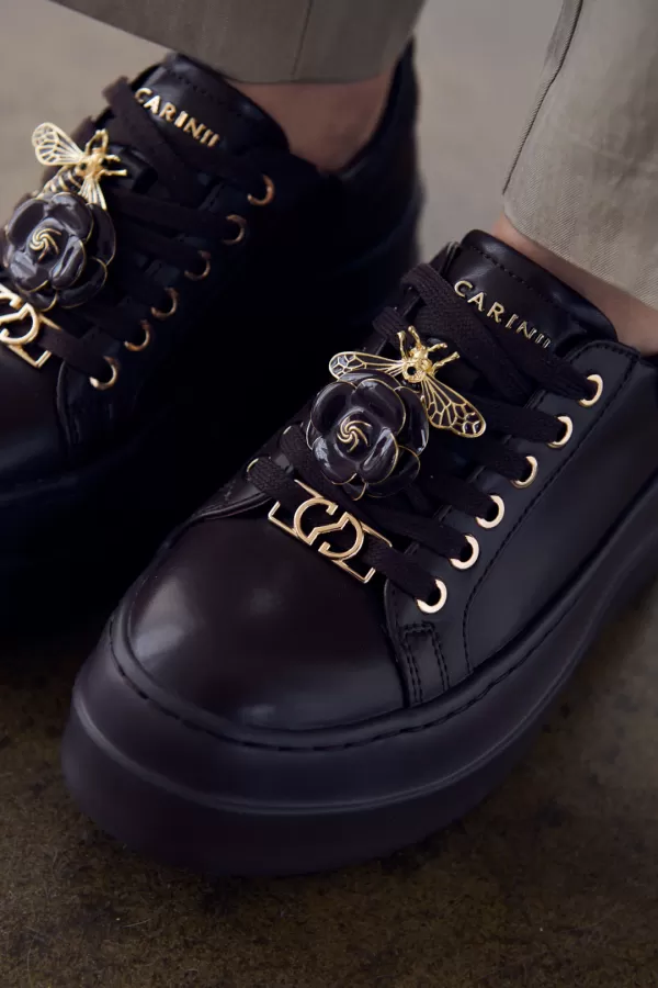 Zobacz Brązowe sneakersy z ozdobami CARINII--B10730-T82-000-000-LU1