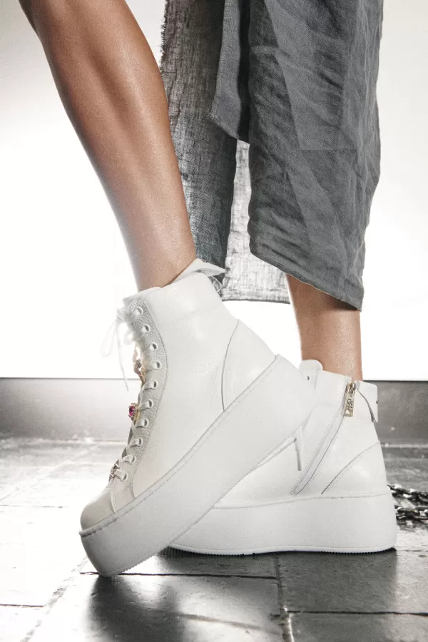 Zobacz Białe wysokie sneakersy CARINII--B9180-I81-000-000-G23