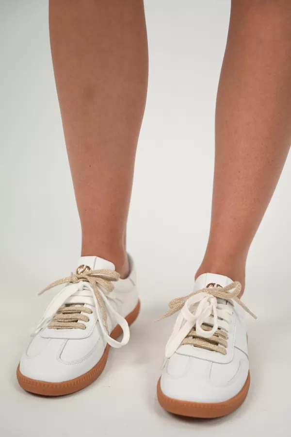 Zobacz Białe sneakersy skórzane CARINII--B10331-L46-000-000-000