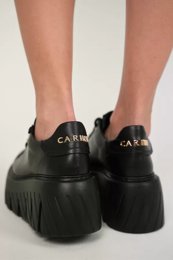 Zobacz Czarne sneakersy na platformie CARINII--B10076-E50-000-000-000