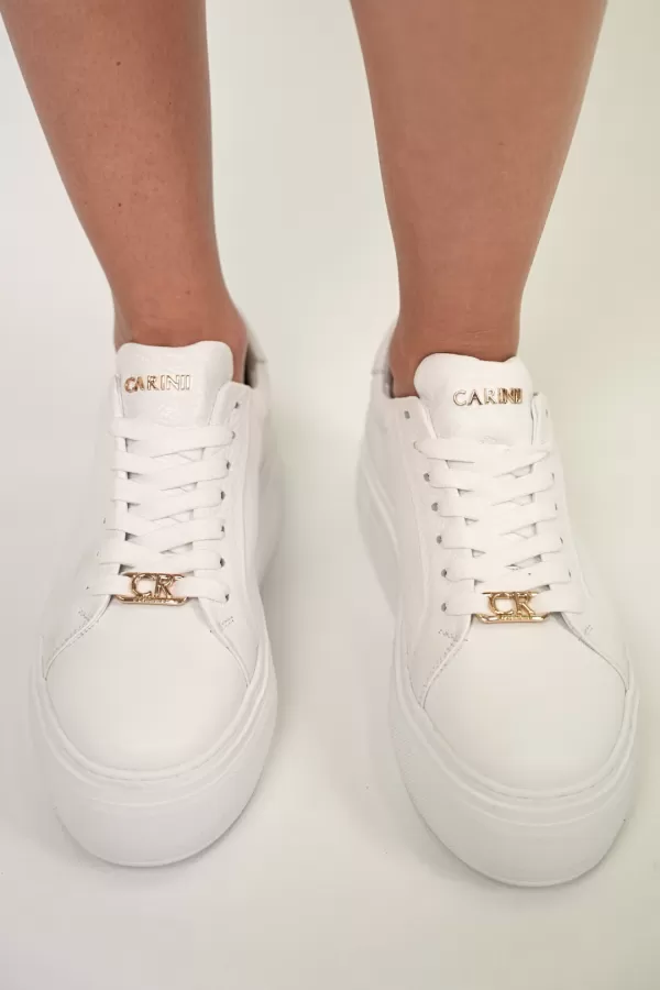 Zobacz Białe sneakersy skórzane CARINII--B10329-L46-000-000-000