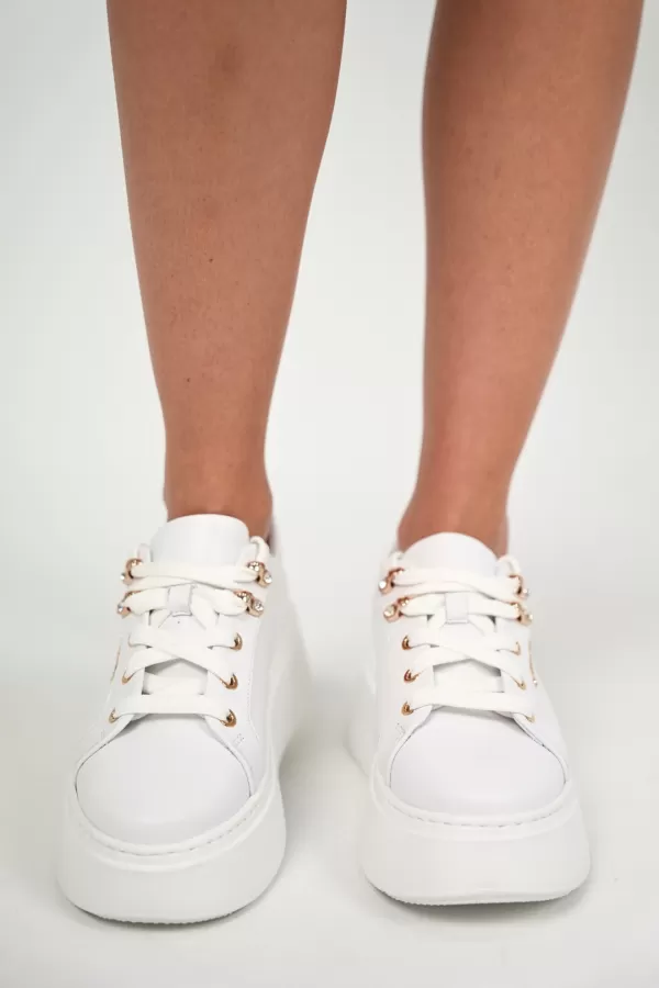 Zobacz Białe skórzane sneakersy CARINII--B8939-L46-000-000-F69