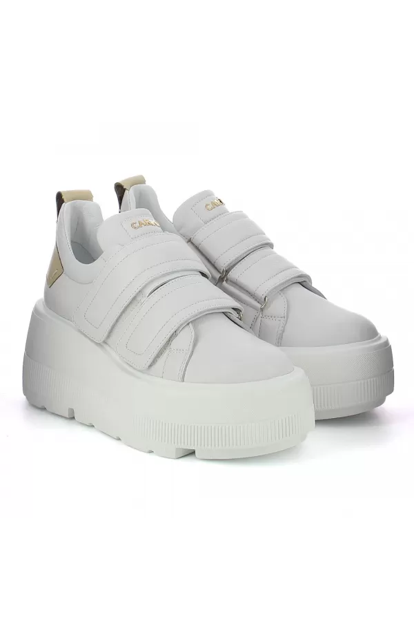 Zobacz Białe sneakersy na platformie CARINII--B9400-I81-S30-000-G36