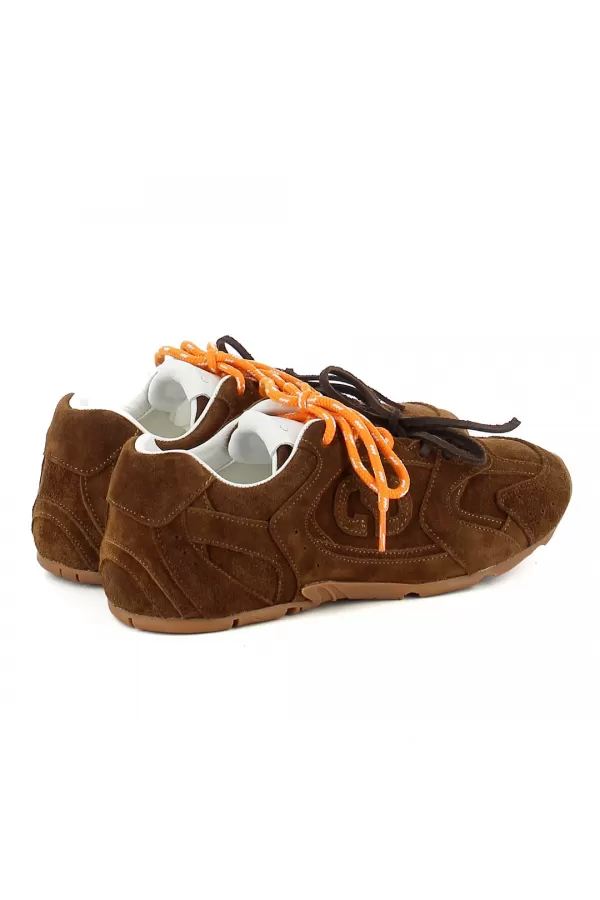 Zobacz Brązowe sneakersy zamszowe CARINII--B10342-B66-000-000-000
