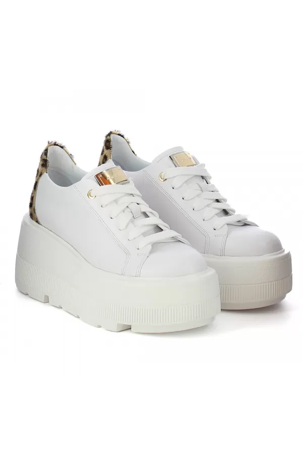 Zobacz Modne białe sneakersy  CARINII--B10303-L46-T53-000-G36