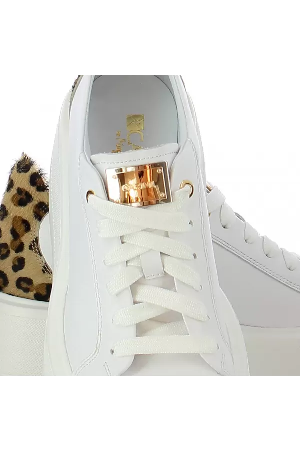 Zobacz Modne białe sneakersy  CARINII--B10303-L46-T53-000-G36