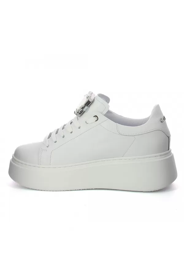 Zobacz Białe sneakersy na platformie CARINII--B9836-L46-000-000-F69