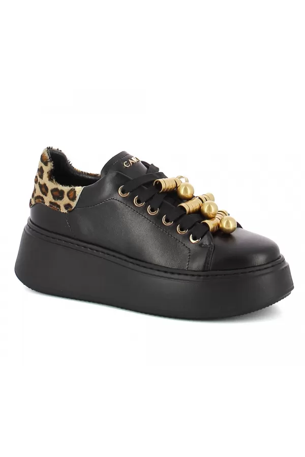 Zobacz Czarne skórzane sneakersy CARINII--B10532-E50-T53-000-F69