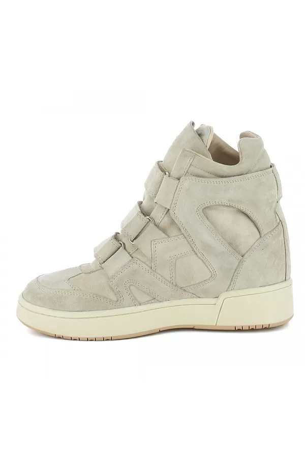 Zobacz Szare zamszowe sneakersy na koturnie CARINII--B10351-168-000-000-000