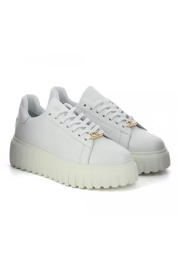 Zobacz Białe sneakersy z blaszką CARINII--B10224-L46-000-000-000
