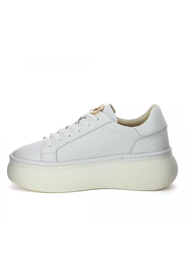 Zobacz Białe sneakersy lakierowane CARINII--B10223-L46-000-000-000