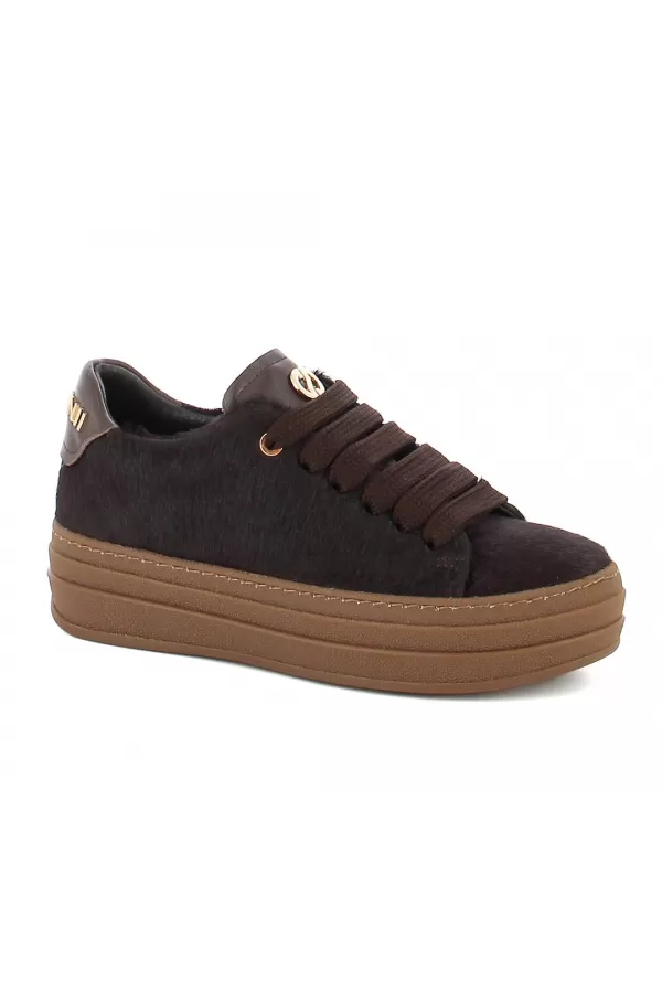 Zobacz Brazowe sneakersy z naturalnym włosiem CARINII--B10466-T86-000-000-G74