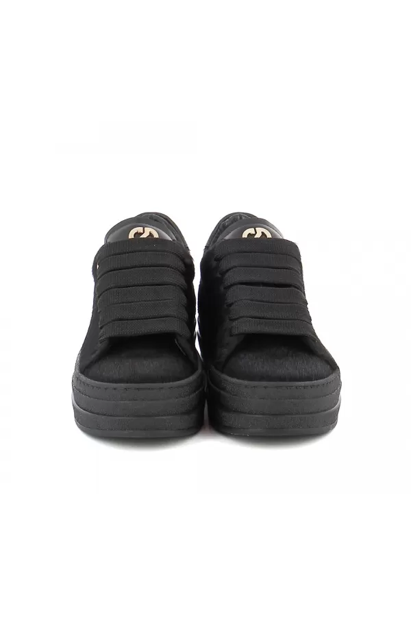 Zobacz Czarne sneakersy z naturalnym włosiem CARINII--B10466-T85-000-000-G74