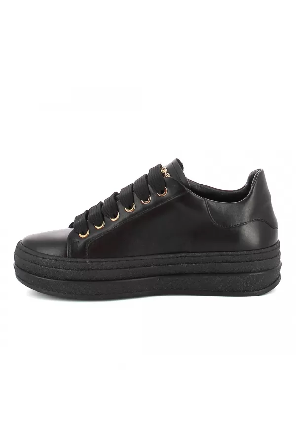 Zobacz Czarne sneakersy skórzane CARINII--B10467-E50-000-000-G74