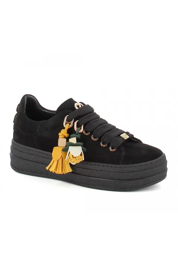 Zobacz Czarne sneakersy zamszowe CARINII--B10465-H20-000-000-G74