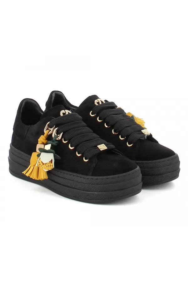 Zobacz Czarne sneakersy zamszowe CARINII--B10465-H20-000-000-G74