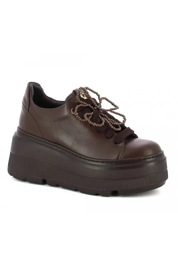 Zobacz Brązowe sneakersy skórzane CARINII--B10463-T82-000-000-G36