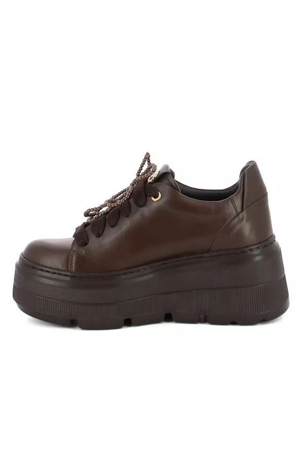 Zobacz Brązowe sneakersy skórzane CARINII--B10463-T82-000-000-G36