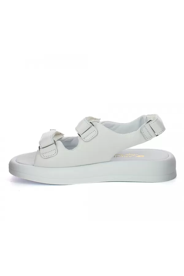 Zobacz Białe skórzane sandały damskie CARINII--B9068-L46-000-000-000