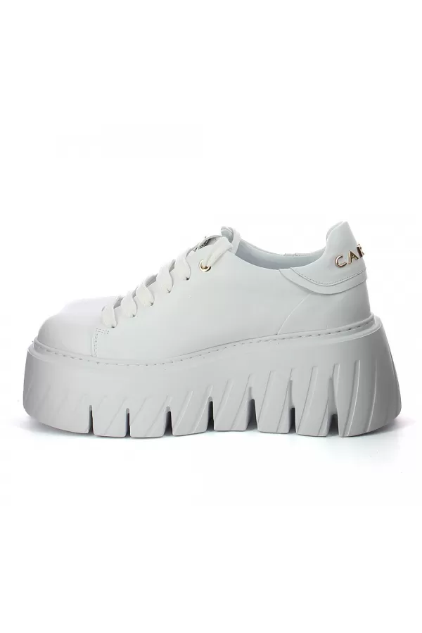 Zobacz Białe sneakersy na platformie CARINII--B10076-L46-000-000-G75