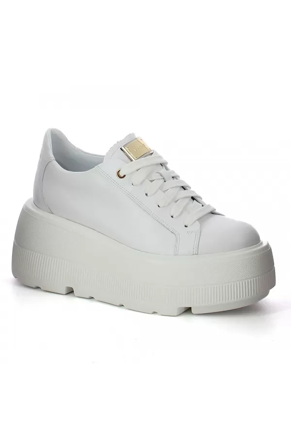 Zobacz Modne białe sneakersy na platformie CARINII--B10303-L46-000-000-G36