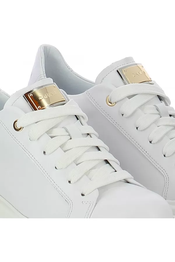 Zobacz Modne białe sneakersy na platformie CARINII--B10303-L46-000-000-G36