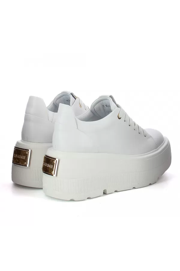 Zobacz Białe skórzane  sneakersy  CARINII--B10307-L46-000-000-G36