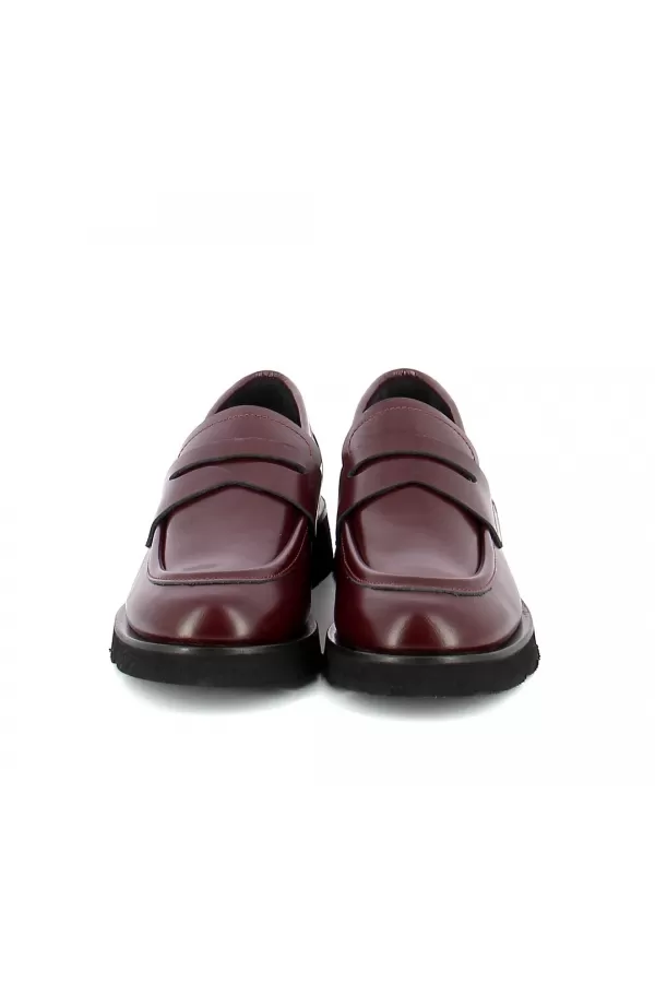 Zobacz Bordowe mokasyny damskie CARINII--B10219-B61-000-000-000