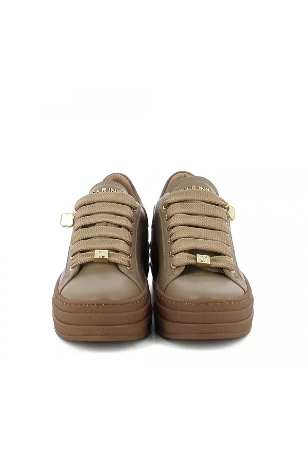 Zobacz Beżowe sneakersy skórzane CARINII--B10467-T92-000-000-G74