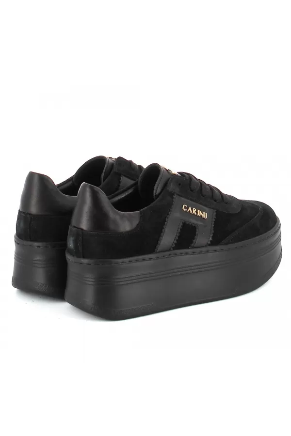 Zobacz Czarne sneakersy zamszowe CARINII--B9992-E50-H20-000-G73