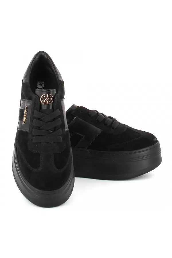 Zobacz Czarne sneakersy zamszowe CARINII--B9992-E50-H20-000-G73