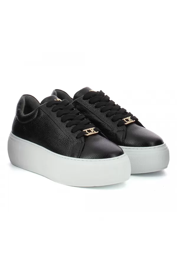 Zobacz Czarne sneakersy skórzane CARINII--B10329-E50-000-000-000