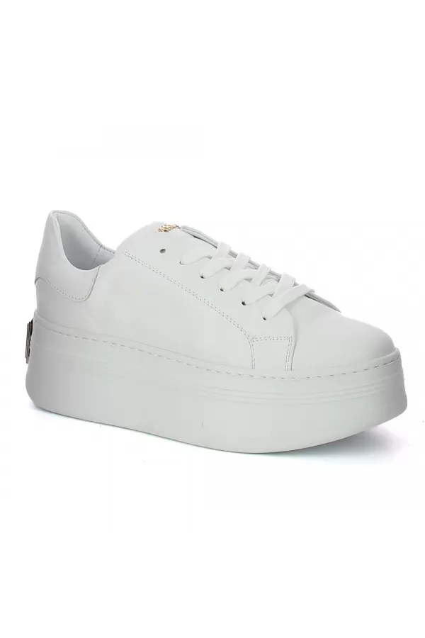 Zobacz Białe sneakersy skórzane z ozdobą CARINII--B10333-L46-000-000-000