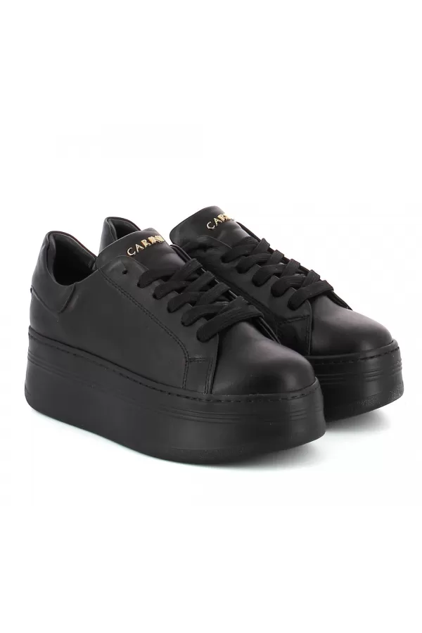 Zobacz Czarne sneakersy skórzane CARINII--B10332-E50-000-000-000