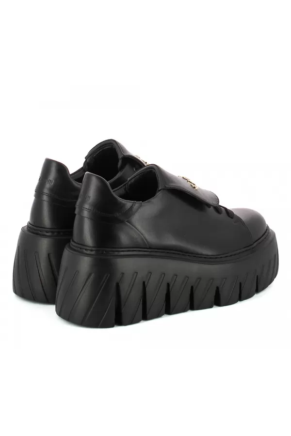 Zobacz Modne czarne sneakersy na platromie CARINII--B10274-E50-000-000-000