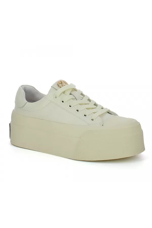 Zobacz Kremowe sneakersy z ozdobą CARINII--B10032-491-000-000-000