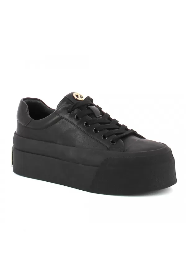 Zobacz Czarne sneakersy z ozdobą CARINII--B10032-353-000-000-000