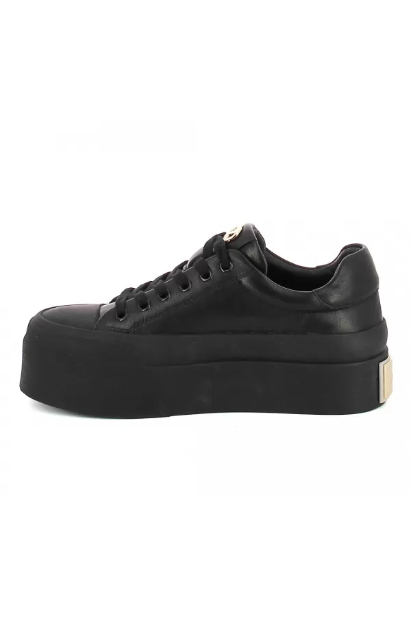 Zobacz Czarne sneakersy z ozdobą CARINII--B10032-353-000-000-000