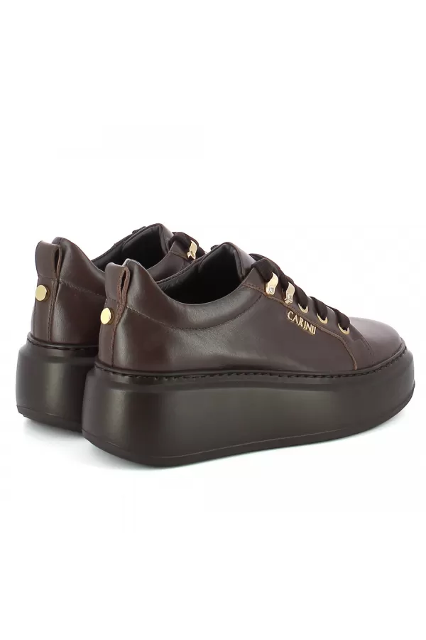 Zobacz Brązowe skórzane sneakersy CARINII--B8939-T82-000-000-F69