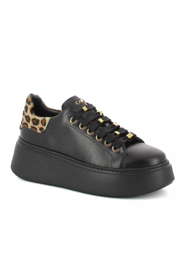 Zobacz Czarne skórzane sneakersy CARINII--B10468-E50-T53-000-F69
