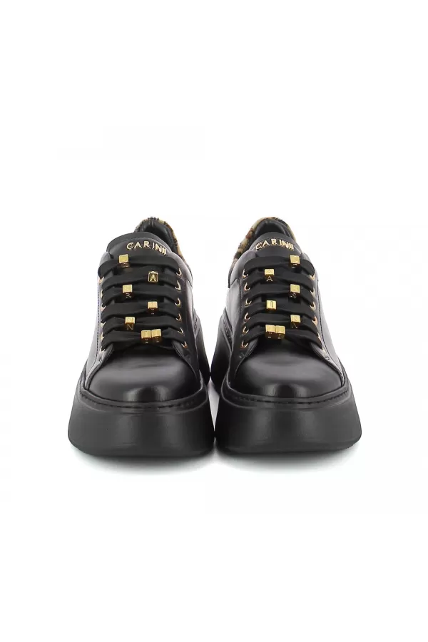 Zobacz Czarne skórzane sneakersy CARINII--B10468-E50-T53-000-F69