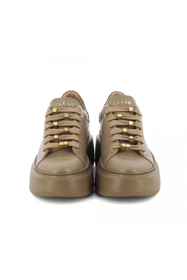 Zobacz Beżowe skórzane sneakersy CARINII--B10468-T92-000-000-F69