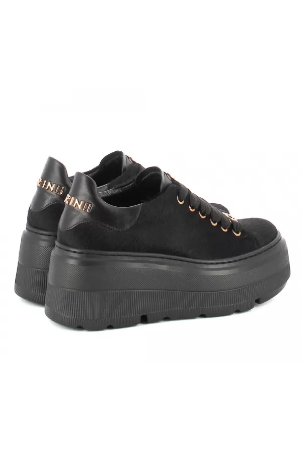 Zobacz Czarne sneakersy z naturalnym włosiem CARINII--B10464-T85-000-000-G36
