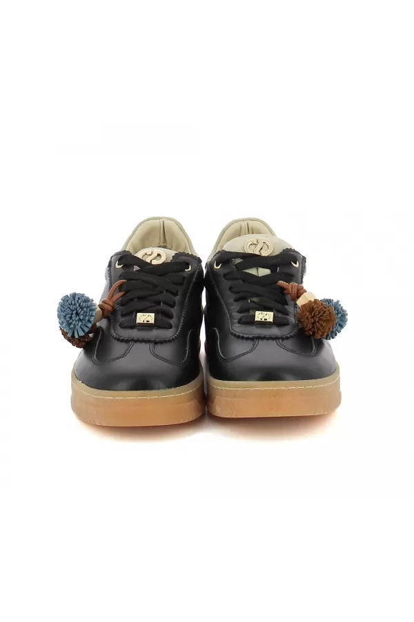 Zobacz Czarne sneakersy skórzane CARINII--B10480-E50-000-000-000