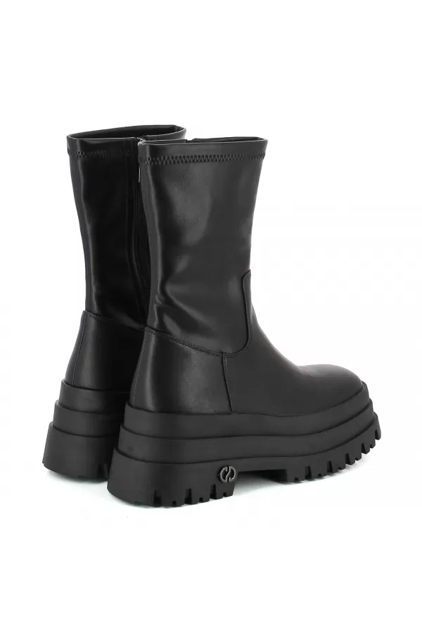 Zobacz Czarne botki na platformie CARINII--B10524-E50-000-000-000