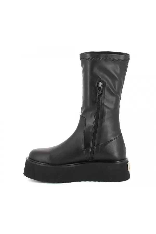 Zobacz Czarne botki ze stretchem CARINII--B10499-E50-000-000-000