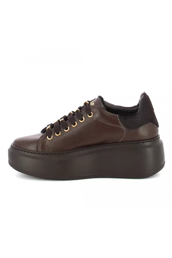 Zobacz Brązowe skórzane sneakersy CARINII--B10468-T82-T86-000-F69
