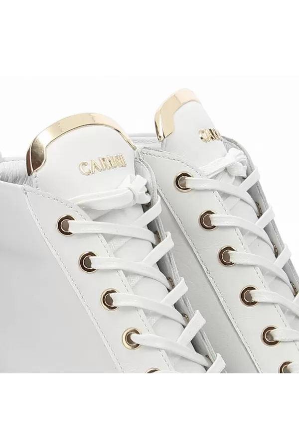 Zobacz  Białe sneakersy na koturnie CARINII--B4078-L46-000-000-B88