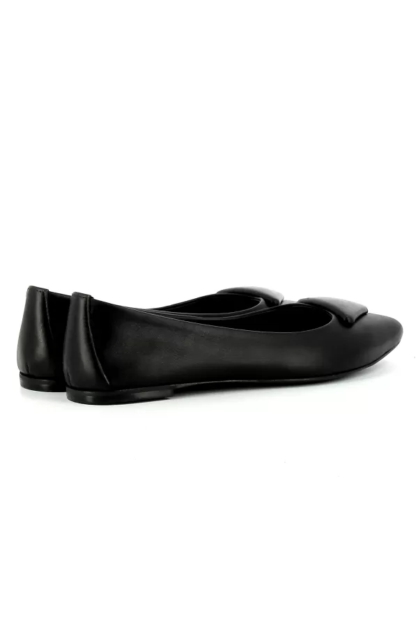 Zobacz Czarne baleriny damskie CARINII--B6346-353-000-000-000