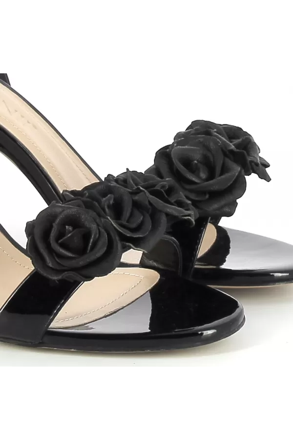 Zobacz Czarne sandały damskie CARINII--B6367-037-000-000-000